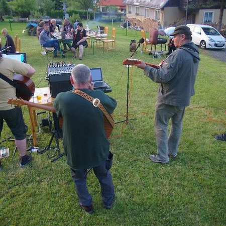 Penzion U Lipna Предні-Витон Екстер'єр фото