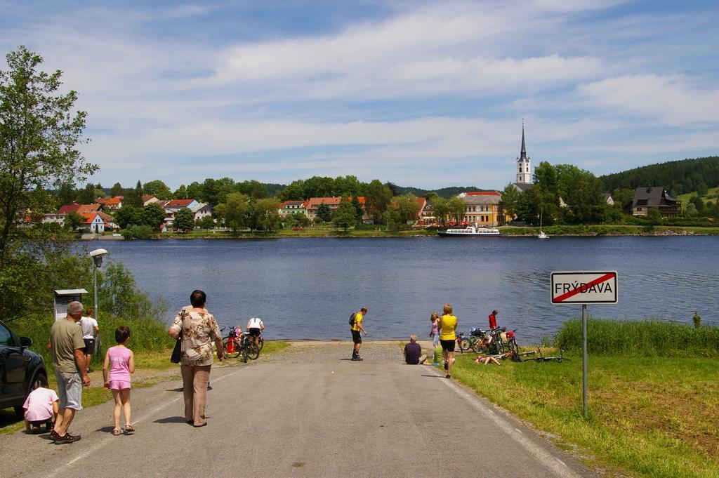Penzion U Lipna Предні-Витон Екстер'єр фото